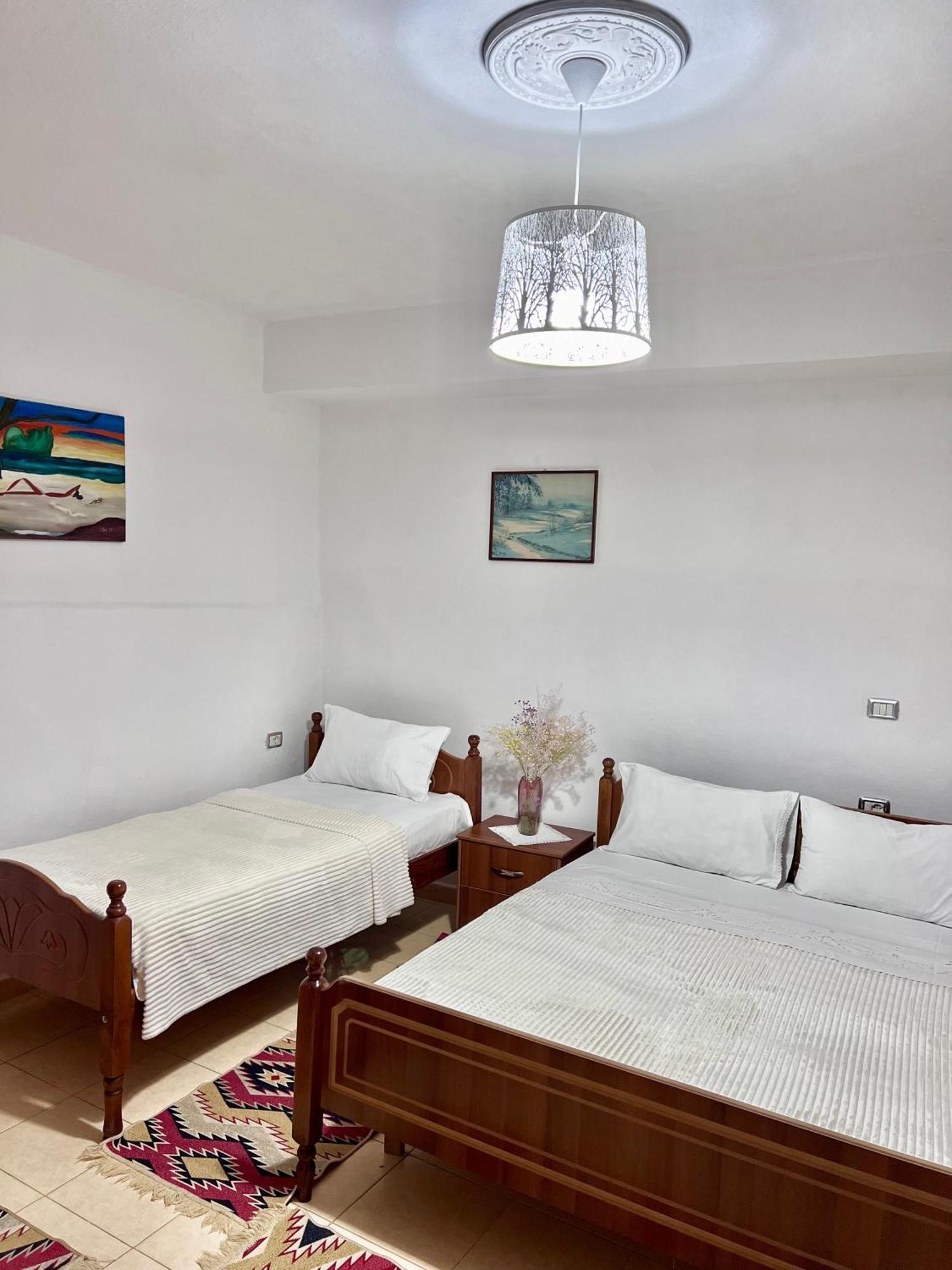 Tourists Guest House Gjirokastër Exterior foto